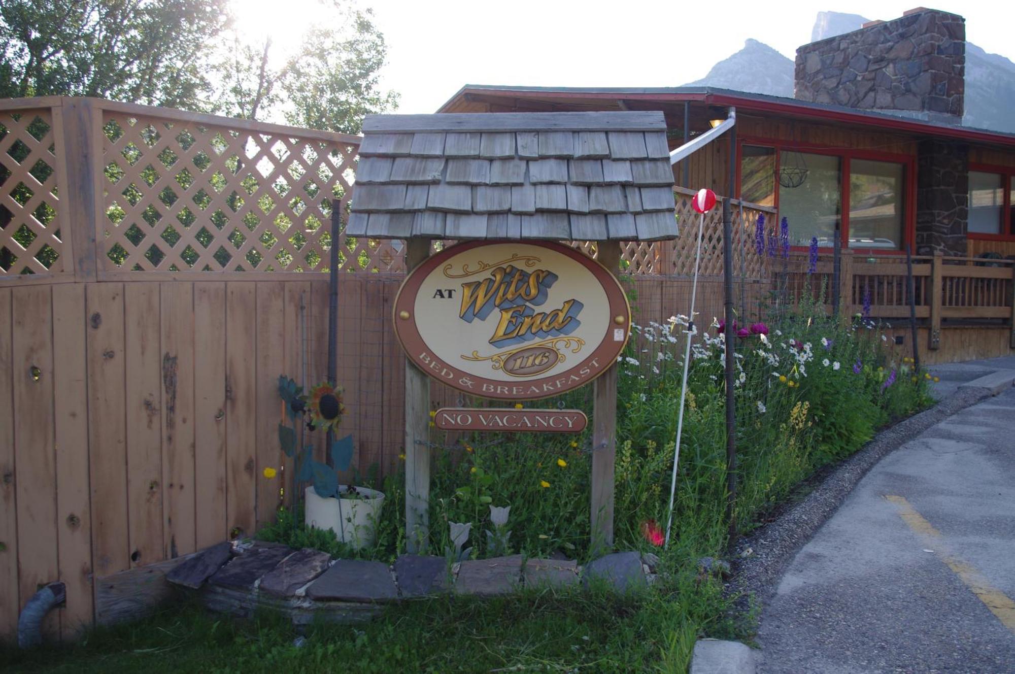 At Wits End B&B Banff Exteriör bild